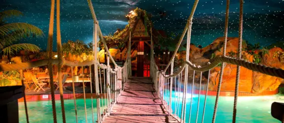 Touwbrug_subtropisch_zwemparadijs_Preston_Palace