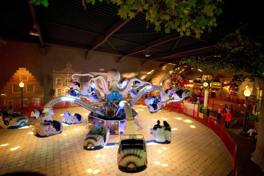 Octopus attractie indoor kermis preston palace
