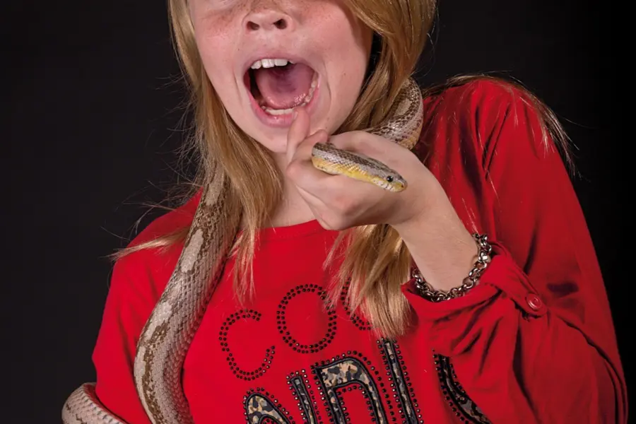 Zeeland tropicalzoo meisje met sland