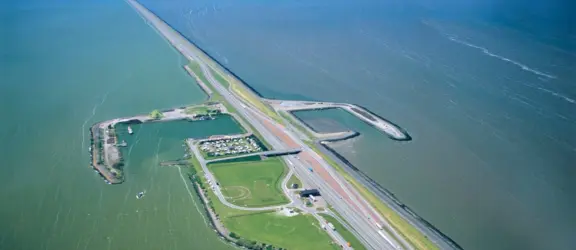 a8700d55-94f6-4892-b3d4-fe59a00b5ad1