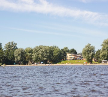Familiecamping en vakantiepark aan het Bergumermeer - Camping aan het water