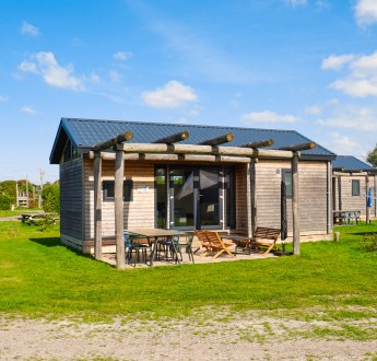 Buitenkant duinlodge SMZ.jpg