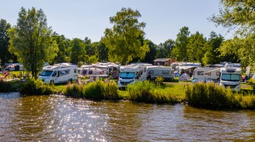 Vakantiepark Bergumermeer - camperplaatsen.jpeg