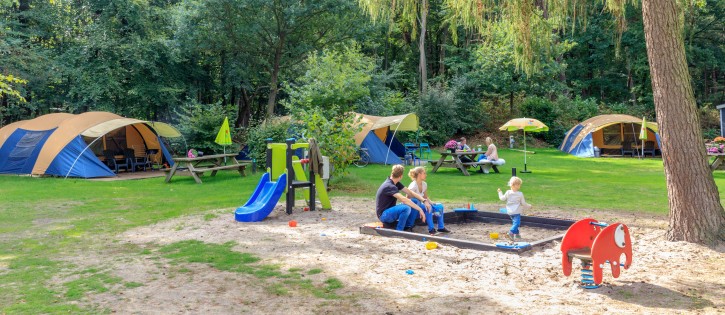 Spelen en kamperen