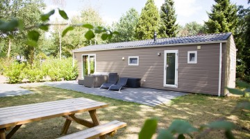 Bos-chalet vooraanzicht - kleiner.jpg