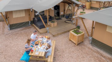 Zanzi tent 7p voorkant verkleind.jpg