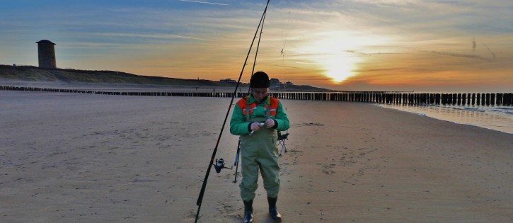 Visser op strand.JPG