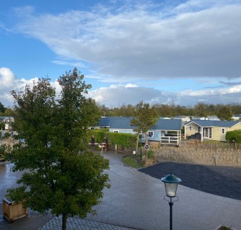 Chalets vanuit de loft - 2024.jpg