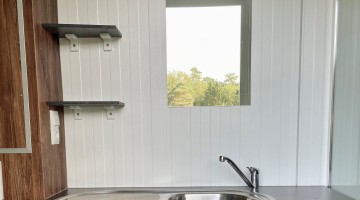 Vlinder - binnenkant wastafel.jpg