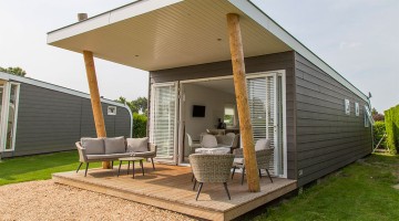 beach-loft-glamping-zeeland-1.jpg