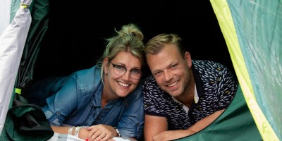 man vrouw in tent.jpg