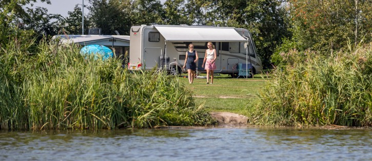 Direct aan het water kamperen