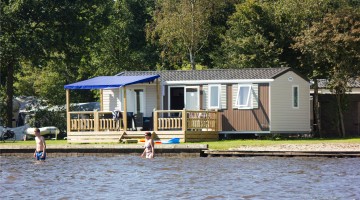 Beachlodge vanaf het water