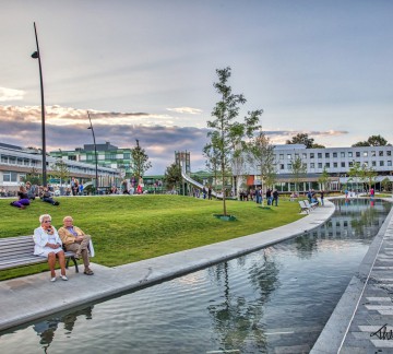 Emmen - raadhuisplein_5.jpeg