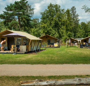 Safaritent aanzicht.jpg