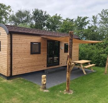 Luxe Woodlodge 4 persoons Camping Ginsterveld