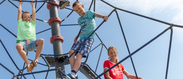 De Kuilart klimrek in speeltuin