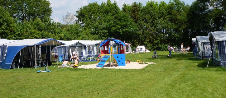 Kampeerplaats - Noetselerberg - Kampeerveld