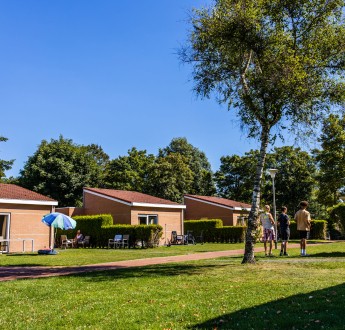 Vakantiepark Bergumermeer - bungalow de mast -2.jpeg