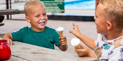 ijsje eten horeca terras.jpg