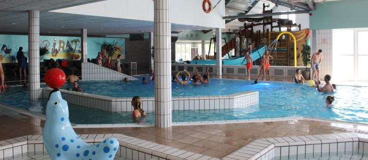 Zwembad - Zeeuwse Kust - binnenbad overzicht