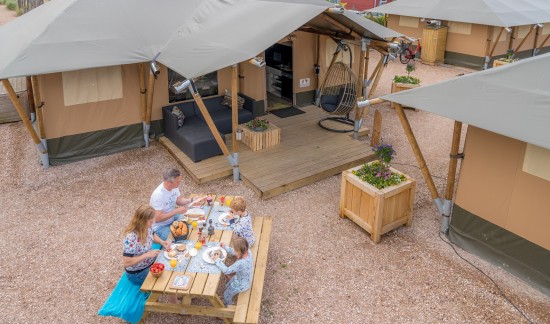 Zanzi tent 7p voorkant verkleind.jpg