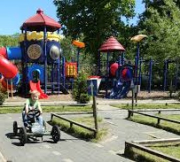 Spelen op Koperen ezelboerderij