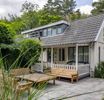 Zeezicht zij De Haeghehorst.jpg