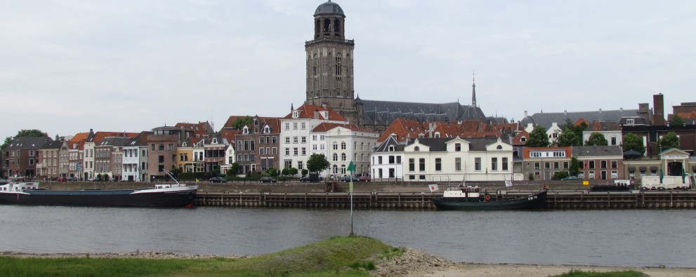 IJsselkade_Deventer_2011.jpg IJsselkade_Deventer_2011.jpg