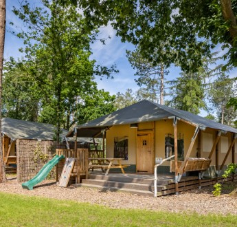 Cottage zijkant De Haeghehorst.jpg