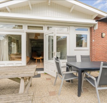 Oude Strandhuis vooraanzicht.jpg