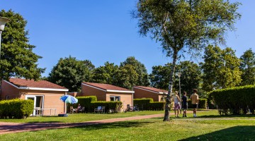 Vakantiepark Bergumermeer - bungalow de mast -2.jpeg