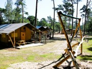 Safaritent - Camping De Haeghehorst Safaritent speeltuin.jpg