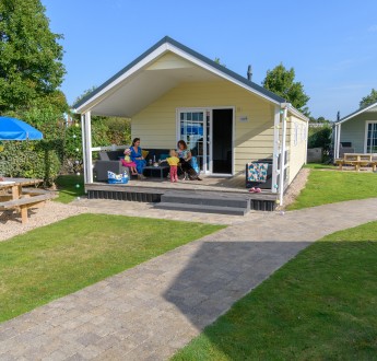 Zwinlodge buitenkant terras