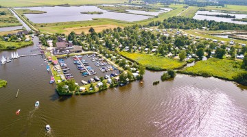 Camperplaats Cnossen Leekerstermeer