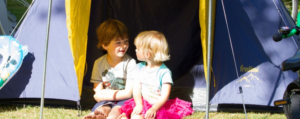 Spelen in tentje De Ullingse Bergen