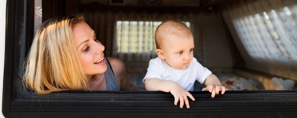Kamperen met baby.jpg Kamperen met baby.jpg